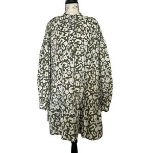 5/$25 Elizabeth and James like new babydoll style dress  size small